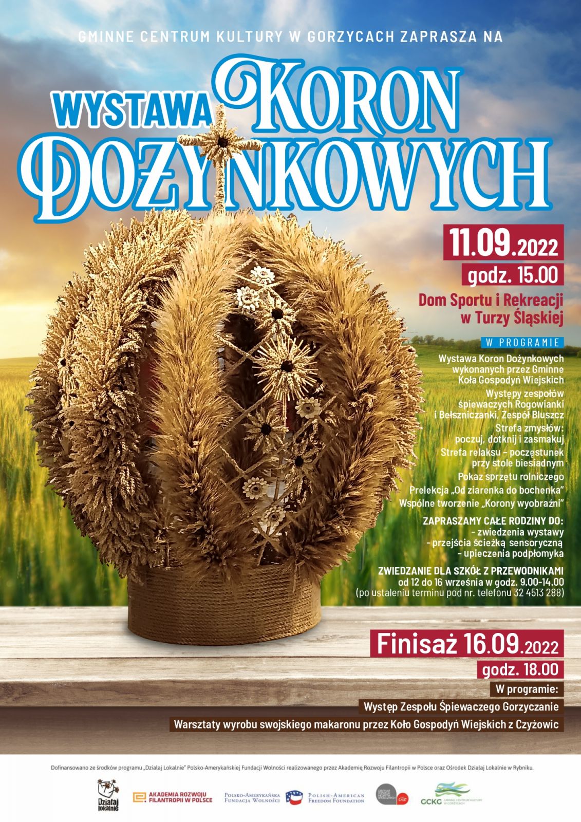 plakat informujący o wystawie koron dożynkowych